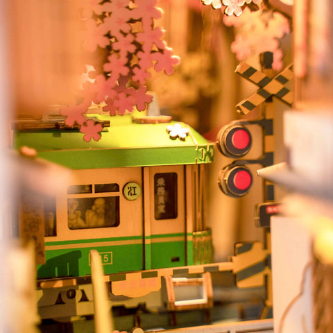Book Nook DIY Sakura Densya  Rolife
