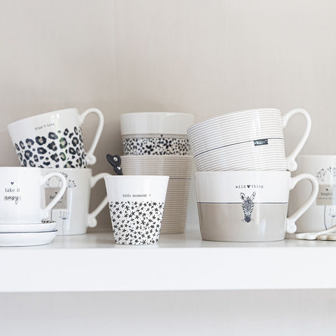 Taza Stripes Happy Bastion Collections